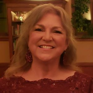 Meet your Posher, Claire